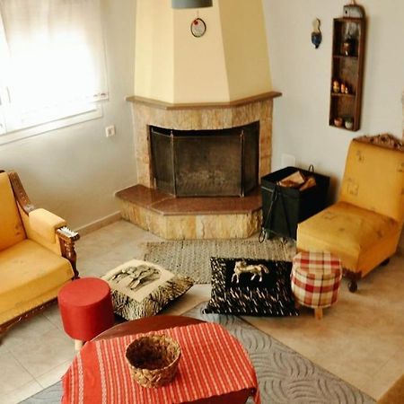 Tasoulashome 1-Μονοκατοικια Με Αυλη Comotini Exterior foto